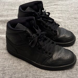 2020 Air Jordan 1 Mid 'Triple Black' Men’s Size 9.5
